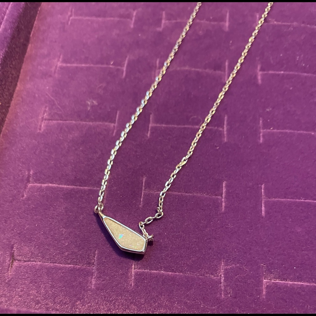 Fragrant Jewels Necklace Crystal Quartz 8$
